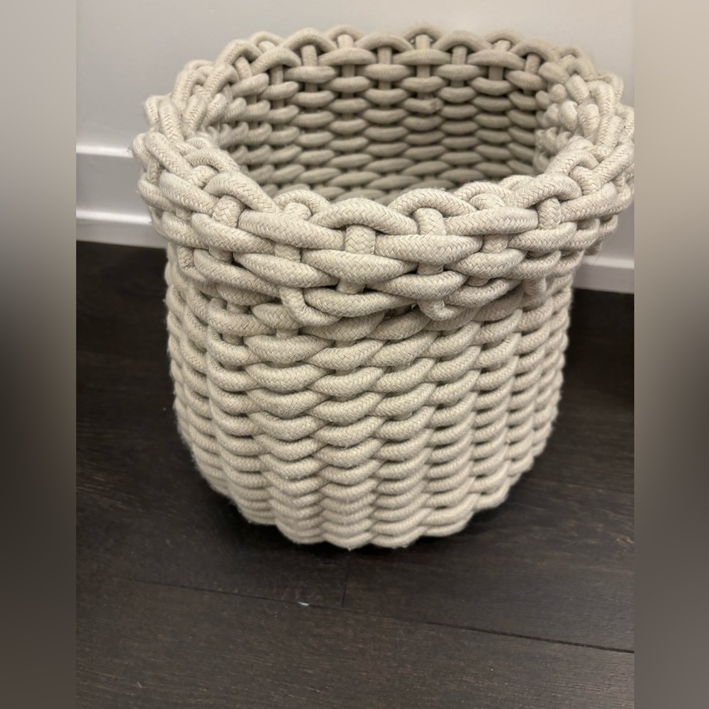 Indigo OUI Knitted basket
